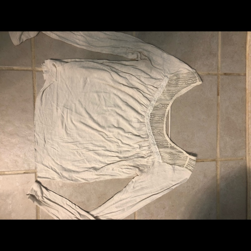 Long sleeve tee with lace